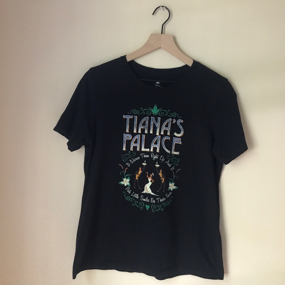 🚫SOLD🚫 Box Lunch Disney Princess Tiana’s Palace Graphic Tee